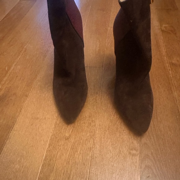 Stuart Weitzman woman’s booties size 8 brown/oxblood coneheel half leather/suede - Picture 5 of 9